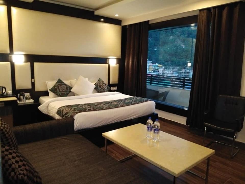 Hotel Black Magic Dharamshala Ngoại thất bức ảnh